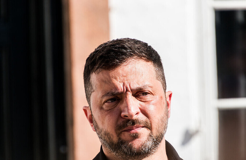 زيلينسكي يلمح إلى إمكانية سحب قواته من الجزء الخاضع لسيطرة كييف في دونيتسك