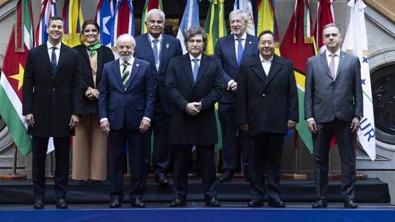 خلاف علني بين رئيسي البرازيل والأرجنتين بشأن فنزويلا في قمة ميركوسور