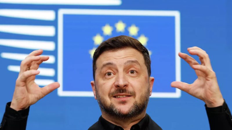 الغرب يوجه تحذيرا جديا لزيلينسكي بعد تصريحات بوتين