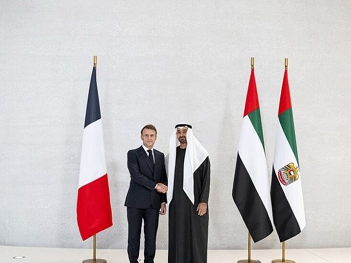 رئيس الإمارات يبحث مع الرئيس الفرنسي تعزيز العلاقات