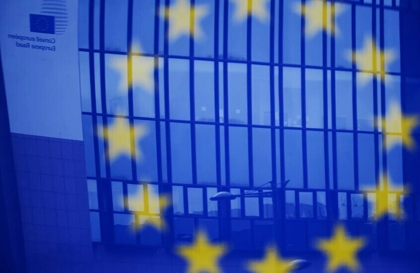 صحيفة: دبلوماسي أوروبي يتهم ماكرون بخيانة حليفه الألماني ميرتس في ملف الأصول الروسية