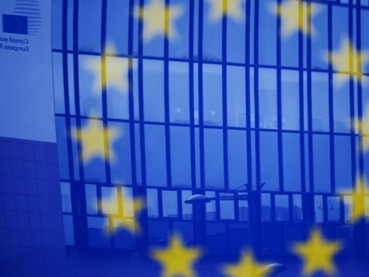 صحيفة: دبلوماسي أوروبي يتهم ماكرون بخيانة حليفه الألماني ميرتس في ملف الأصول الروسية