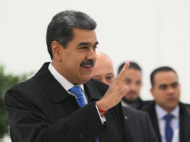مادورو يدين الهجمات على ناقلات النفط الفنزويلية