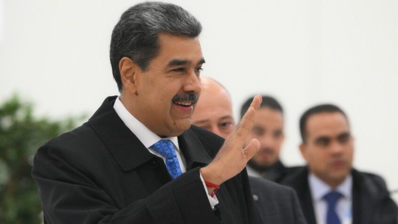 مادورو يدين الهجمات على ناقلات النفط الفنزويلية