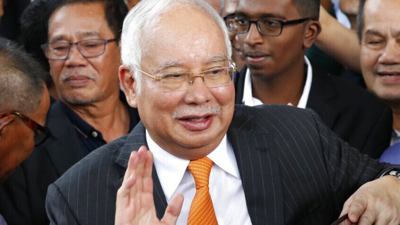 محكمة ماليزية تصدر قرارا بشأن عقوبة رئيس الوزراء السابق نجيب رزاق