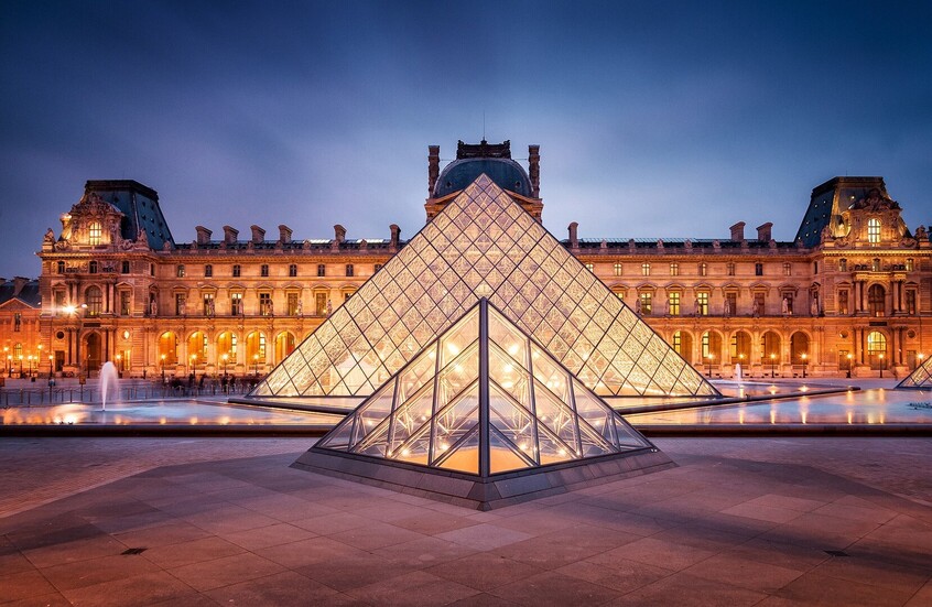 تحقيق جديد يكشف تفاصيل صادمة.. 8482 جوهرة مسروقة في وضح النهار من اللوفر