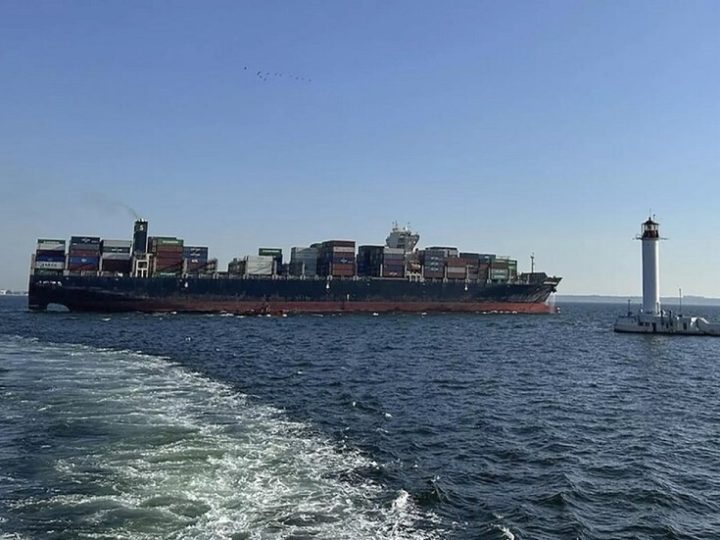 السماح للسفينة الروسية “أدلر” بمغادرة المياه الإقليمية السويدية