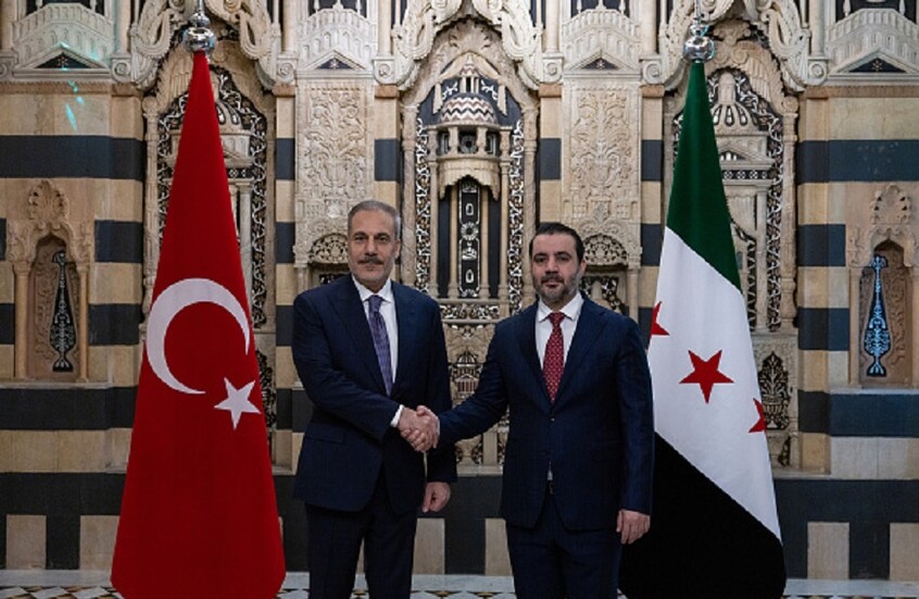 وفد تركي رفيع يضم وزيري الخارجية والدفاع ورئيس الاستخبارات يزور دمشق اليوم
