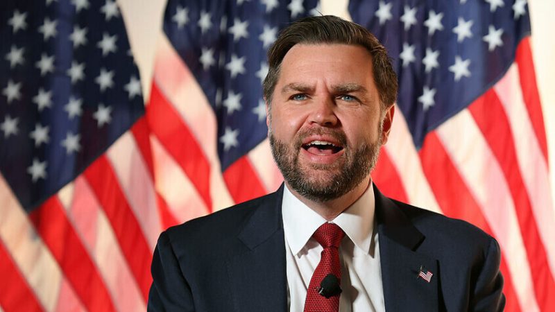 فانس: التغيرات السياسية في أوروبا تهدد الولايات المتحدة نوويا