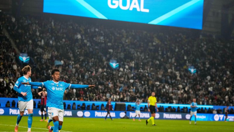 نابولي يهزم بولونيا ويتوج بكأس السوبر الإيطالي للمرة الثالثة في تاريخه (فيديو)