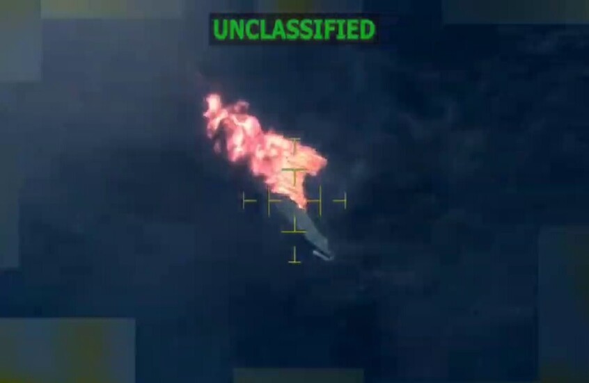 أشبه بالعاب الفيديو.. الجيش الأمريكي يوثق ضربة جديدة لقارب “تهريب مخدرات” (فيديو)