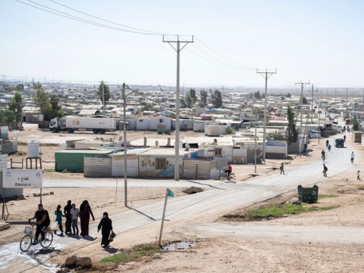 توقعات بعودة 75 ألف سوري من الأردن العام المقبل