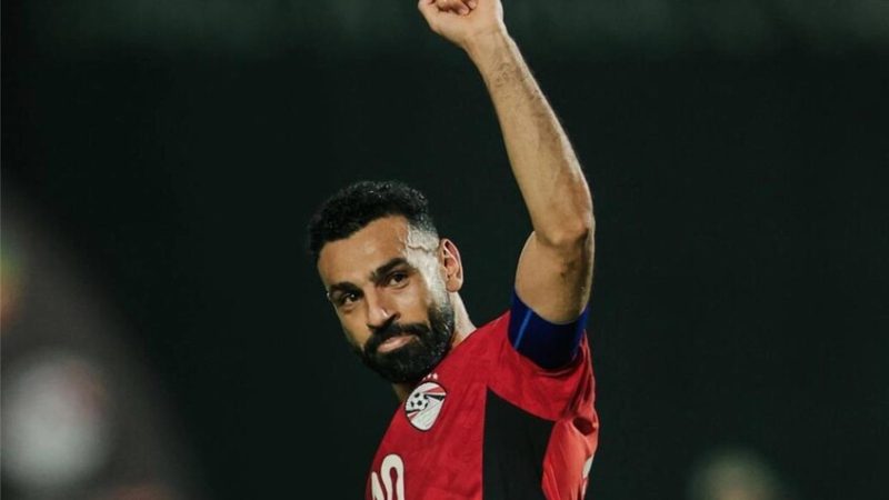 ليفربول يغازل محمد صلاح بعد هدفه القاتل في مباراة مصر وزيمبابوي (صورة)