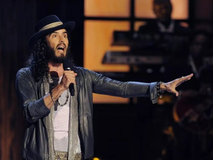 الشرطة البريطانية توجه تهما بالاغتصاب والاعتداء الجنسي لطليق كاتي بيري