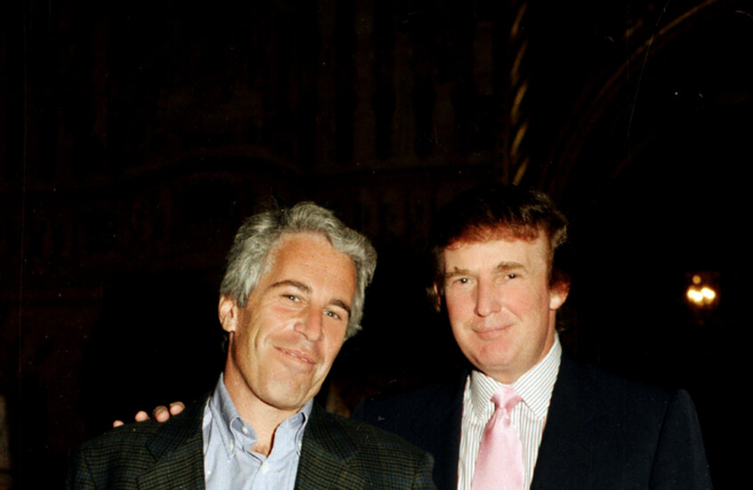 المجرم الجنسي إبستين  بعث برسالة لمغتصب شهير تحدث فيها عن “مشاركة ترامب لهما حب الفتيات الصغيرات”!