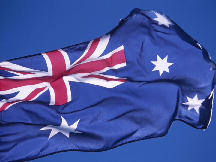 أستراليا تلغي تأشيرة بريطاني متهم بعرض رموز نازية