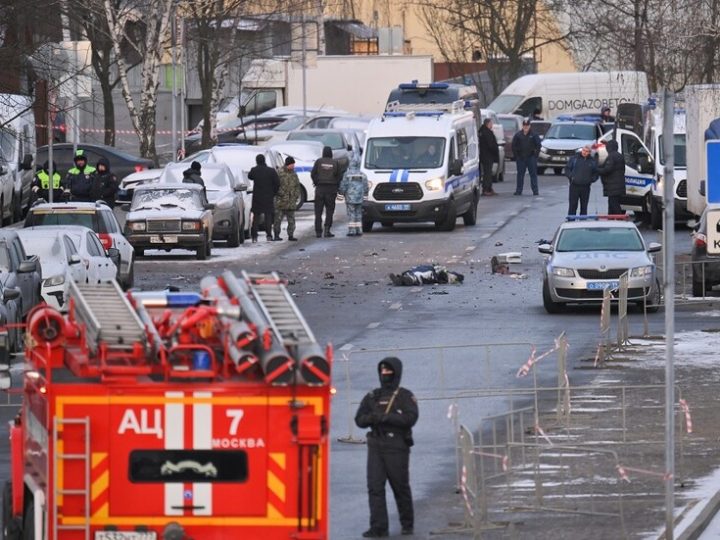لجنة التحقيق الروسية: مقتل شرطيي مرور ومشبوه بانفجار في موسكو (فيديو)