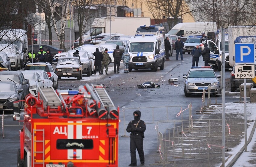 لجنة التحقيق الروسية: مقتل شرطيي مرور ومشبوه بانفجار في موسكو (فيديو)