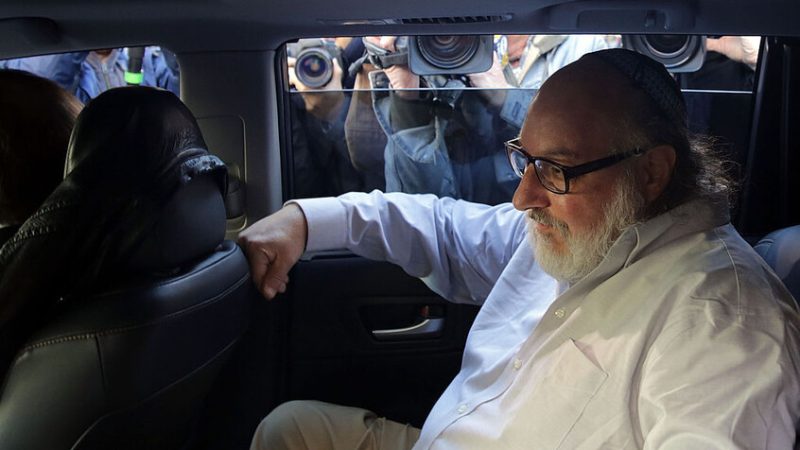 جاسوس إسرائيلي: الحكومة أرسلت رجلا لإقناعي بالانتحار