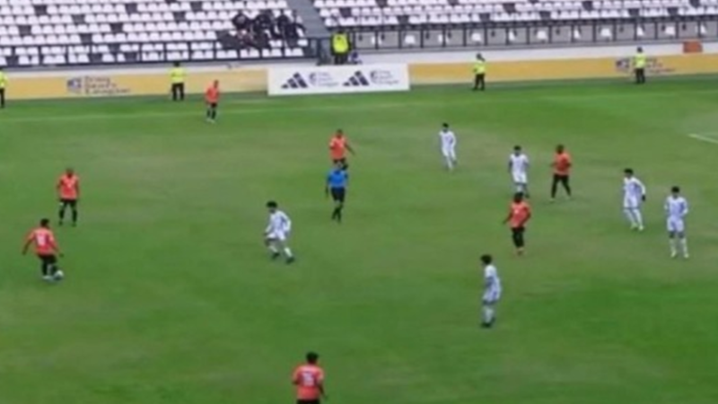 واقعة نادرة تنهي مباراة في الدوري العراقي بعد 12 دقيقة من بدايتها (فيديو)