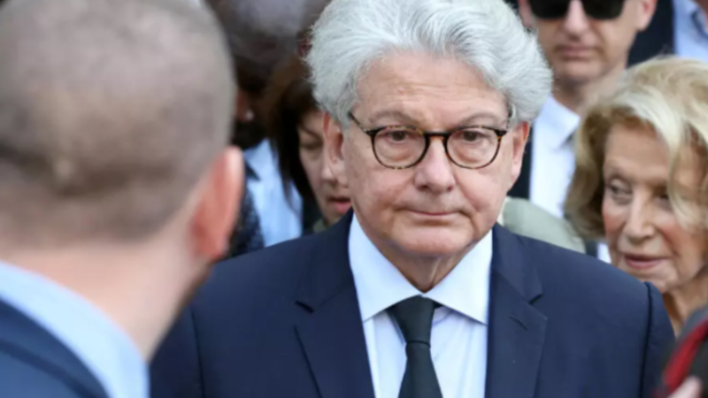 توتر بين واشنطن وباريس.. ماكرون يندّد بحظر الولايات المتحدة دخول مسؤولين أوروبيين