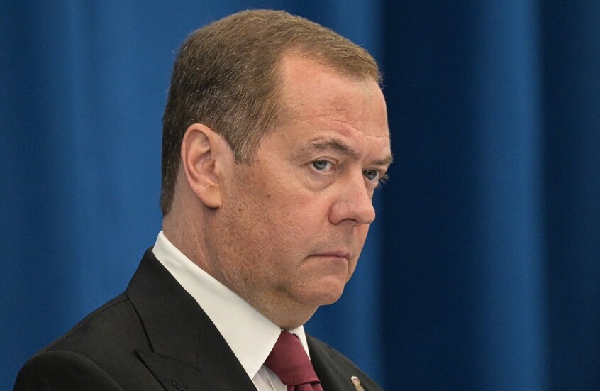 مدفيديف: CIA حددت في خمسينيات القرن الماضي المناطق في أوكرانيا التي ستتجذر فيها النازية الجديدة