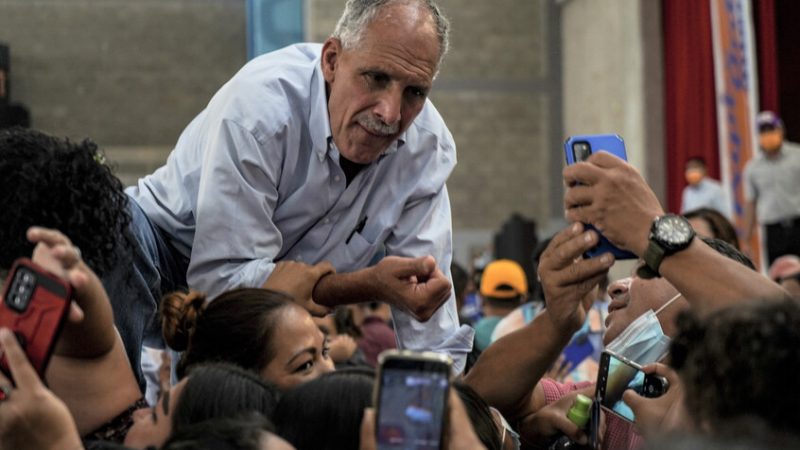 الولايات المتحدة تهنئ عصفورة بالفوز في الانتخابات الرئاسية في هندوراس