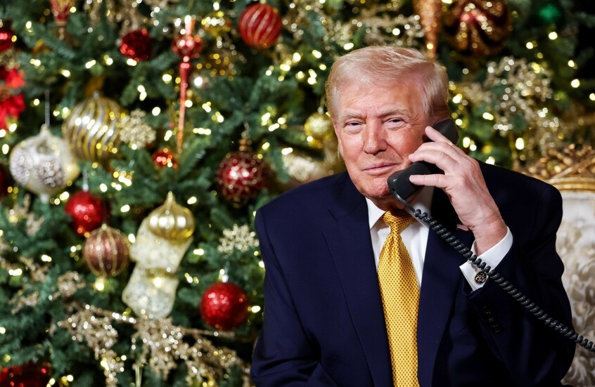 مزحة أم رسالة سياسية؟.. ترامب لأحد الأطفال: “سنمنع سانتا السيئ من التسلل للبلاد” (فيديو)