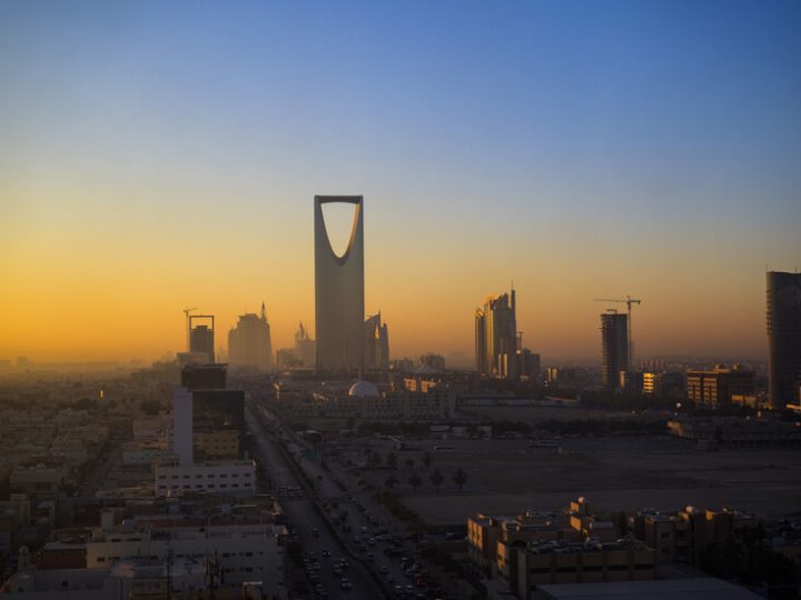 صادرات السعودية النفطية وغير النفطية تسجل أرقاما قياسية