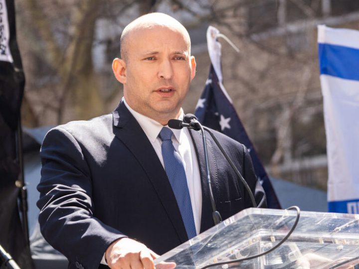 إسرائيل.. اتهام مقيم في ريشون لتسيون بتصوير محيط منزل نفتالي بينيت بتوجيه إيراني