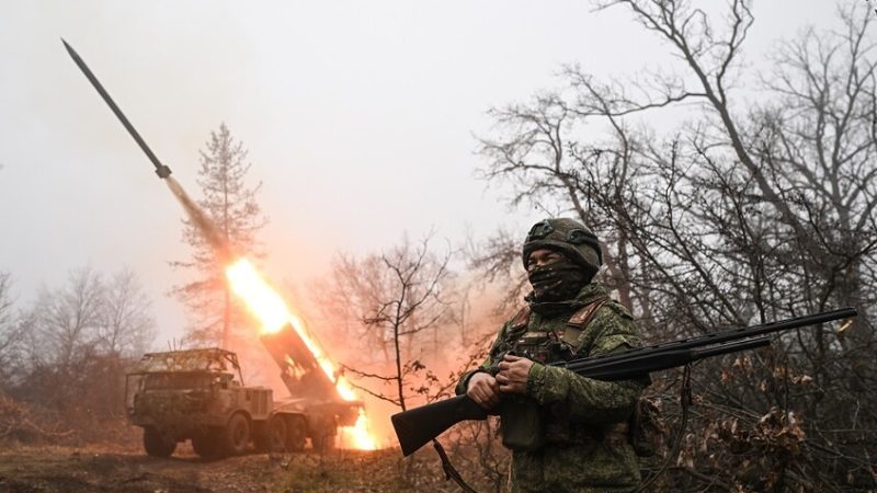 الدفاع الروسية: تحرير بلدة في دونيتسك وإصابة مطارات وموانئ ومواقع طاقة أوكرانية