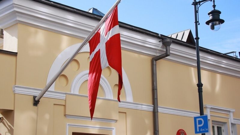 برلماني دنماركي يتحدث عن بدء بلاده قريبا بشراء ولايات أمريكية.. ما علاقة ترامب وغرينلاند؟