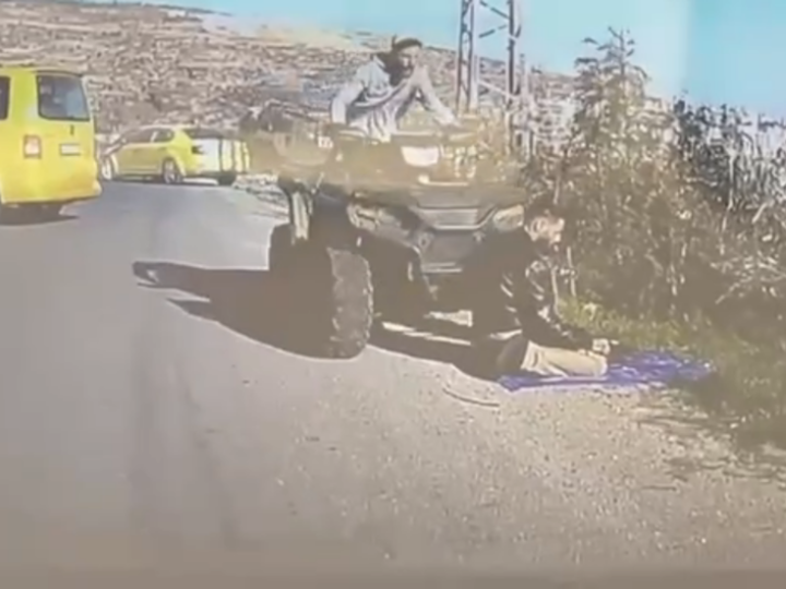هل فعل ذلك عمدا؟.. فيديو صادم لجندي إسرائيلي يدهس فلسطينيا أثناء صلاته