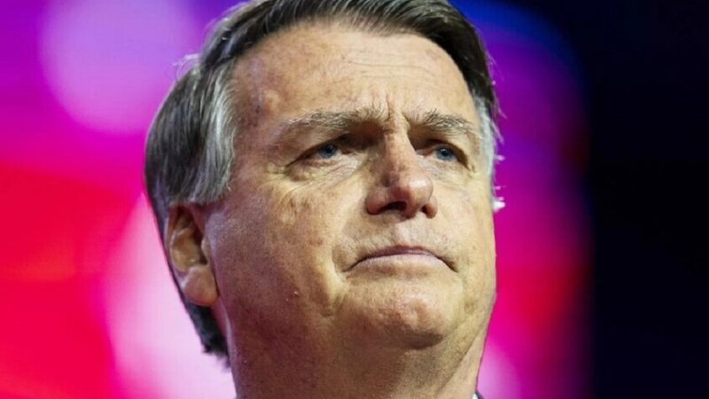 رئيس البرازيل السابق بولسونارو يخضع لجراحة لعلاج فتق مزدوج بدون مضاعفات