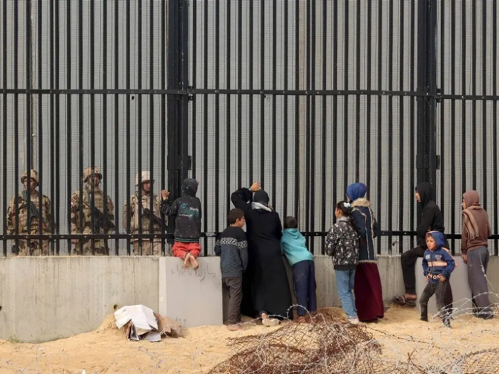 وزير خارجية مصر يتحدث عن “خطوط حمراء” في فلسطين و”ضغوط رهيبة” قاومتها القاهرة