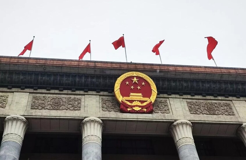 الصين تفرض عقوبات مضادة على 20 شركة أمريكية للصناعات العسكرية