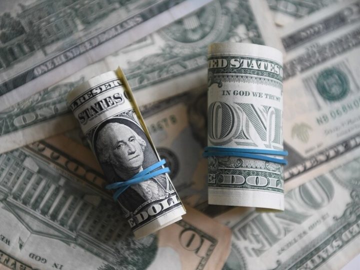 WSJ: صاحب شركة بالولايات المتحدة يمنح موظفيه مكافآت بقيمة 240 مليون دولار