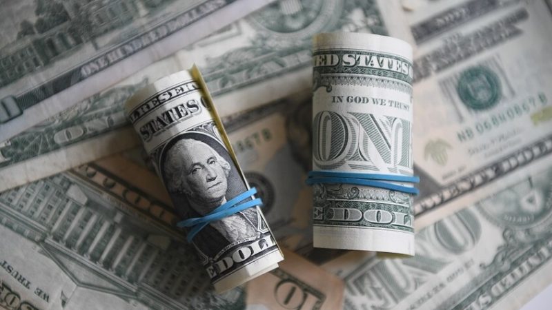 WSJ: صاحب شركة بالولايات المتحدة يمنح موظفيه مكافآت بقيمة 240 مليون دولار