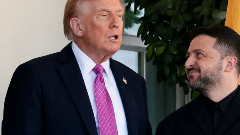 البيت الأبيض:  ترامب سيلتقي بزيلينسكي الأحد في بالم بيتش