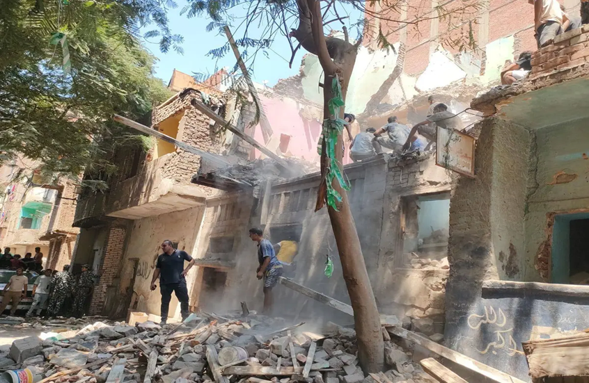 سقوط مفاجئ لـ3 منازل في مصر.. والحكومة تبرئ “الحشرة البيضاء”