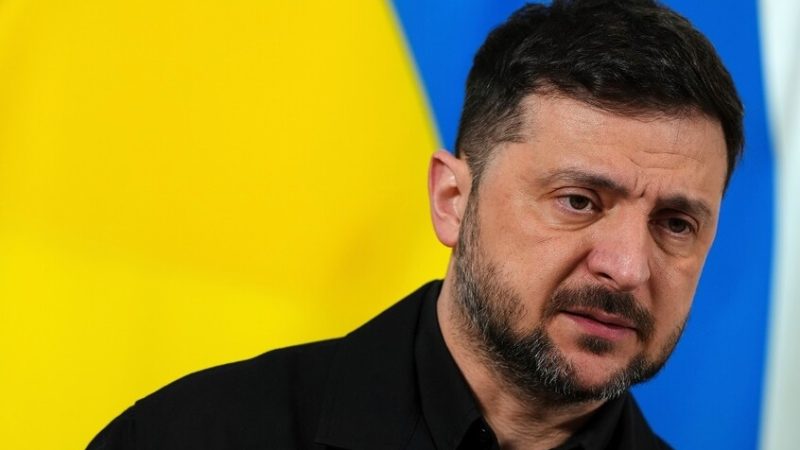 نائب أوكراني: ترامب وبوتين أرسلا إشارة واضحة لزيلينسكي