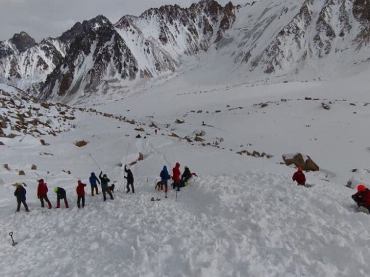 كازاخستان.. العثور على جثث ثلاثة متسلقي جبال فقدوا منذ 24 ديسمبر (فيديو)