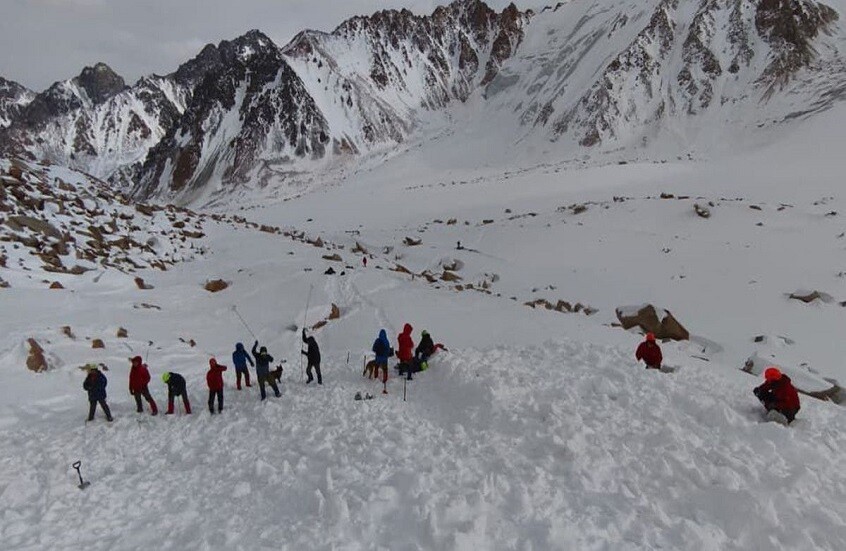كازاخستان.. العثور على جثث ثلاثة متسلقي جبال فقدوا منذ 24 ديسمبر (فيديو)