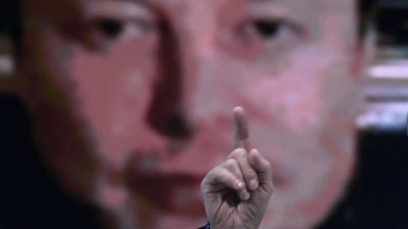 ماسك يحذر من تحول الولايات المتحدة إلى دولة ديكتاتورية ويحدد السبب!