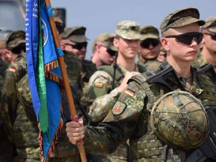 مسؤول روسي يحذر قوات الاتحاد الأوروبي: ارفعوا العلم الأبيض إذا دخلتم أوكرانيا