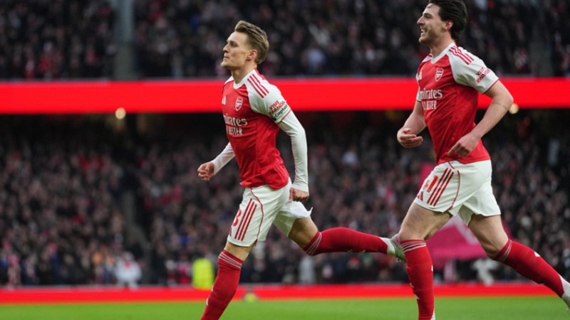 أرسنال يتخطى عقبة برايتون بصعوبة ويستعيد صدارة الدوري الإنجليزي