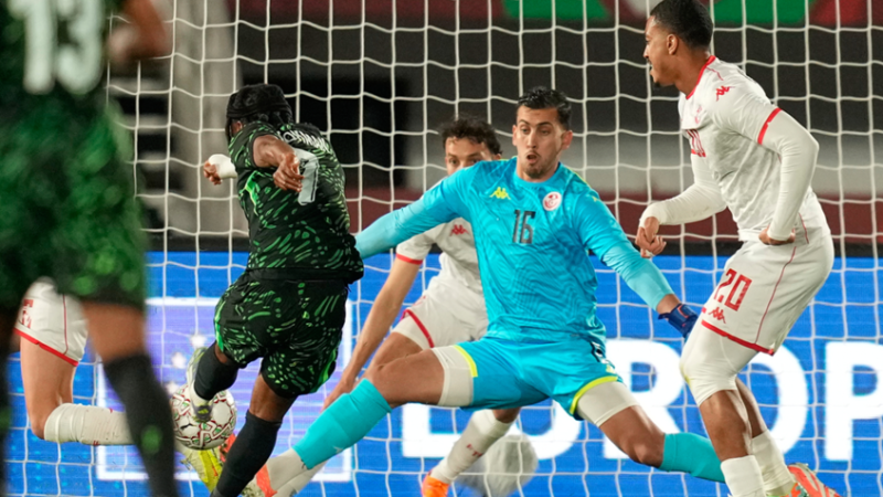 نيجيريا تسقط تونس في مباراة مثيرة وتبلغ ثمن نهائي كأس أمم إفريقيا