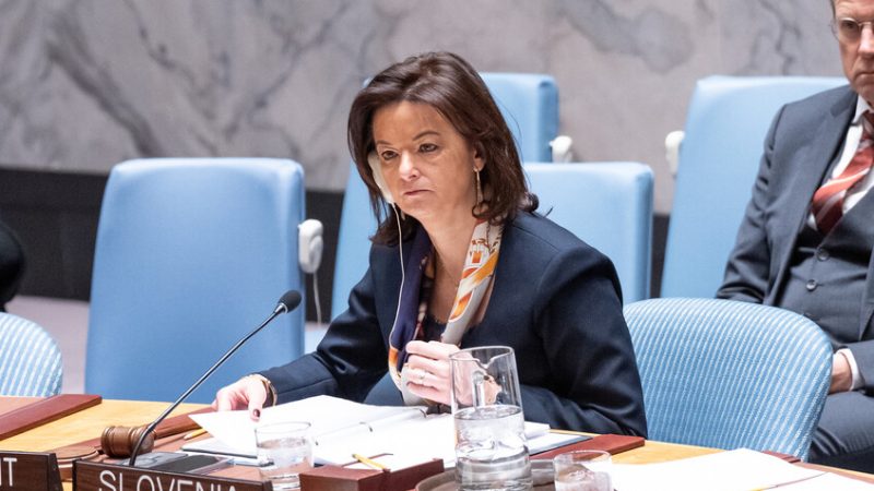 سلوفينيا: البعض في الاتحاد الأوروبي خشي أن تتحول مصادرة الأصول الروسية إلى إعلان حرب