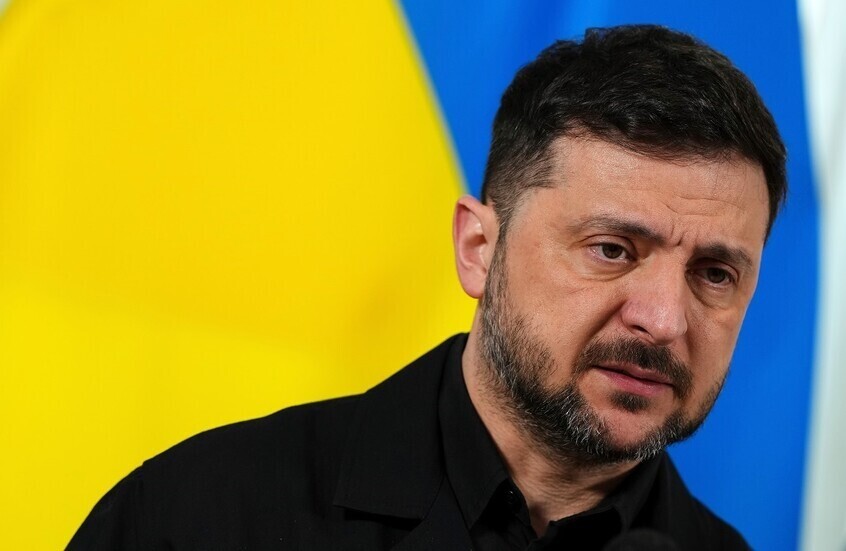 زيلينسكي يحدد شروط انسحاب القوات الأوكرانية من خطوط الجبهة