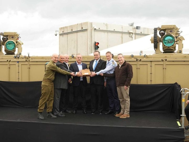 “الشعاع الحديدي”.. الجيش الإسرائيلي يتسلم أول نظام اعتراض ليزري (صور)